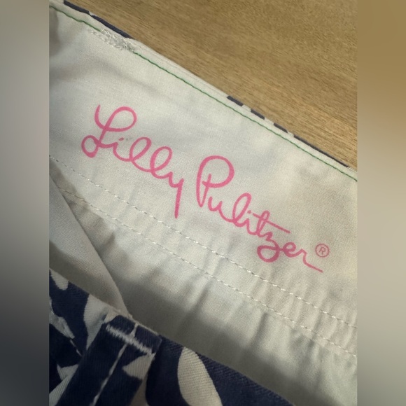 Lilly Pulitzer The Callahan shorts in Navy coral print - Picture 5 of 9